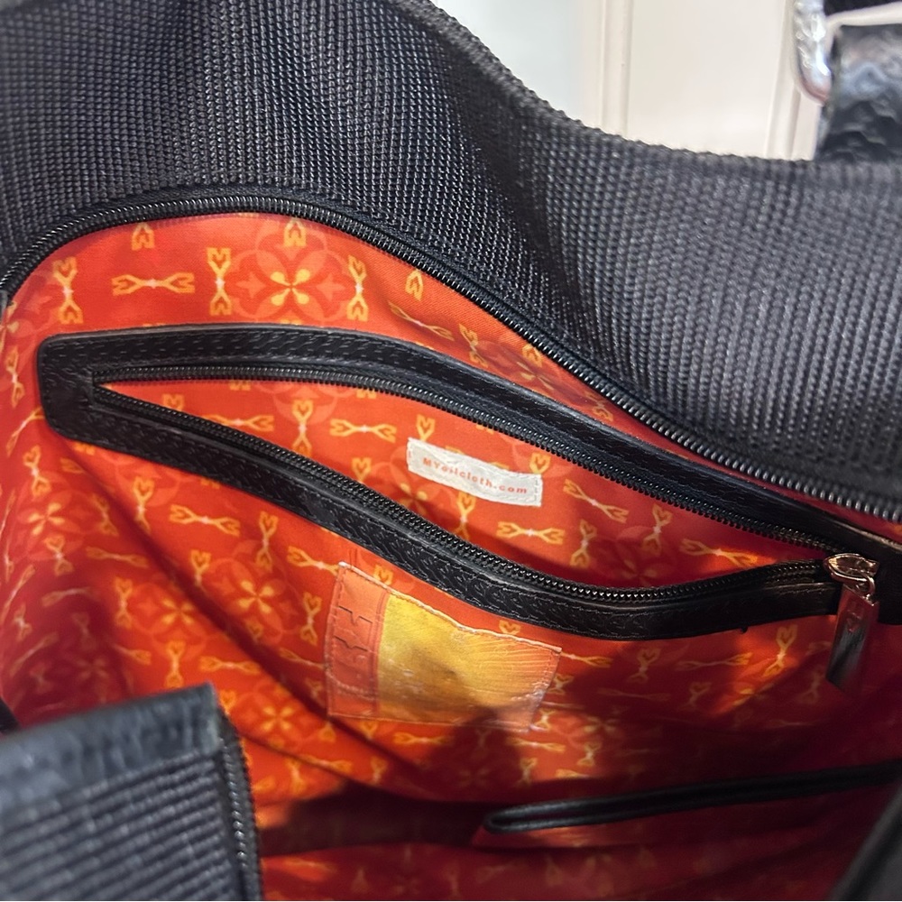 Red tote bag, purse, tote bag, shoulder bag, fashionable, water repellent zipper - Picture 4 of 12